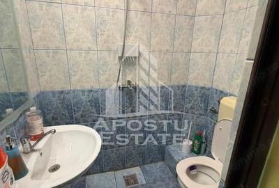 Garsonieră nedecomandată, mobilată în UMT