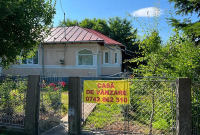 Casă individuală cu 5 camere în Pârjol
