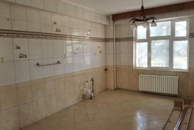 Casă cu 5 camere cu Teren 1438 Mp în Chiscani - 6
