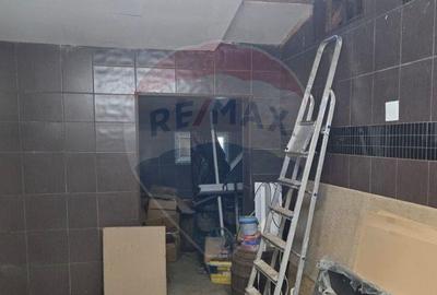 Casă cu 6 camere cu Teren 2655 Mp în Toporu - 2