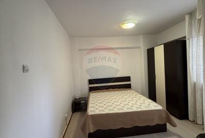 Apartament cu 3 camere decomandat în Bordei