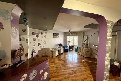 Apartament cu 4 camere decomandat în Trocadero - 12