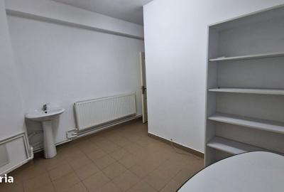 Spațiu comercial, de 17 mp, în Central