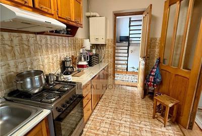 Casă cu 4 camere cu Teren 1481 Mp în Central - 9