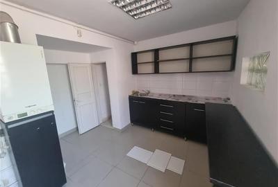 Apartament de 62 mp , parte din casa, cu intrare separata, posibil spatiu comerc - 4