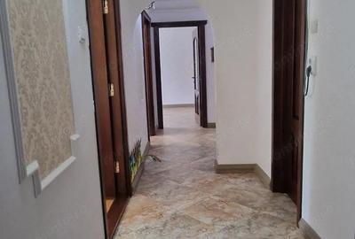 Faleza Nord 3 camere decomandate, etajul 1. - 14