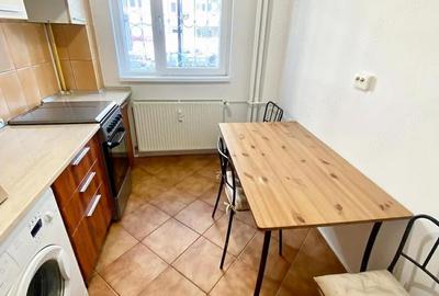 Apartament cu 2 camere decomandat în Victoriei - 2