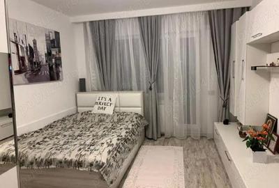 Apartament cu 2 camere semidecomandat în Podu Roș