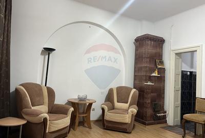 Apartament cu 3 camere în zona P-ta Unirii - 1