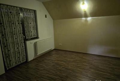 Casă cu 5 camere cu Piscina în Central - 2