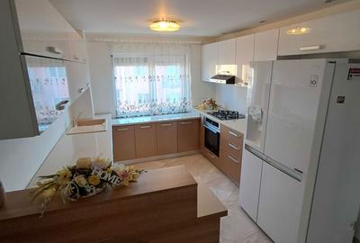 Apartament cu 3 camere decomandat în Central - 3