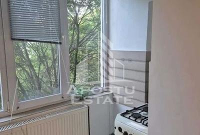 Apartament cu 2 camere, zona Girocului, Centrala Proprie - 3