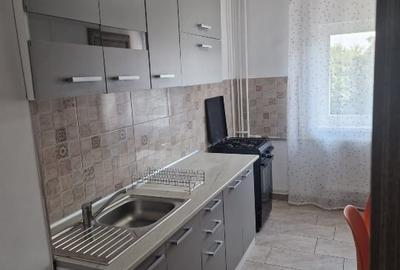 Proprietar, ofer spre închiriere apartament 3 camere - 5