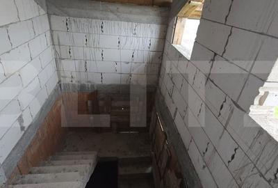 Casă cu 4 camere în Șimnicu de Jos - 2