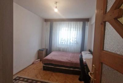 Apartament cu 4 camere decomandat în Central - 1