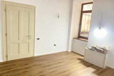 Apartament cu 3 camere semidecomandat în Lotrioara - 2