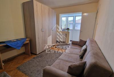 Apartament cu 3 camere, centrala proprie, zona Dacia - 3