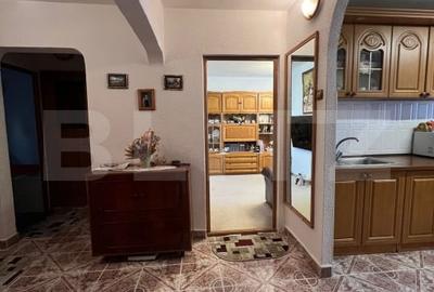 Apartament cu 3 camere, decomandat, zona Parcul Teilor