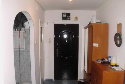 Apartament cu 3 camere decomandat în Valea Ialomiței - 2