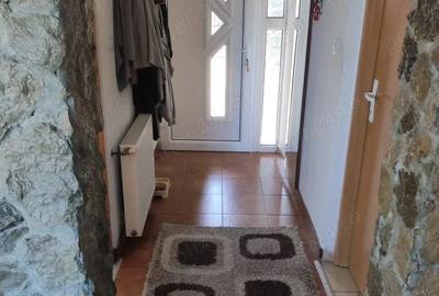 Vand sau schimb casa cu apartament - 1