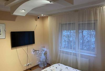 Apartament cu 3 camere decomandat în Central - 2