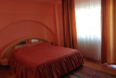 Apartament cu 3 camere decomandat în Central - 2