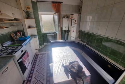 Apartament cu 2 camere decomandat 3/8, zona Nicolina - 5