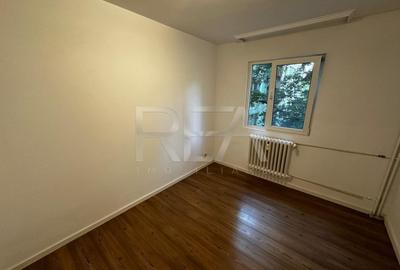 Apartament 3 Camere , Etajul 2 , Zona Alexandru Obregia - 5