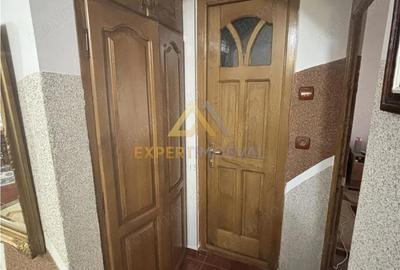 Apartament cu 4 camere în Vasile Alecsandri
