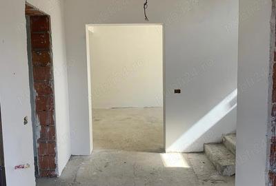Casă cu 4 camere cu Teren 800 Mp în Bârnova - 9