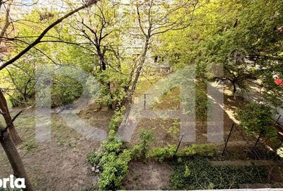 Apartament cu 4 camere decomandat în Rovine - 10