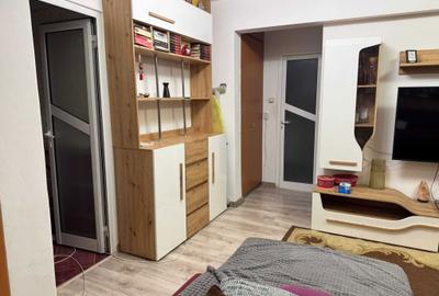 Apartament cu 3 camere decomandat în Malu Roșu - 3