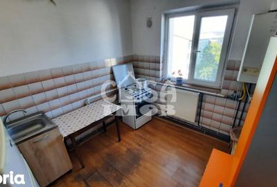 Apartament cu 2 camere semidecomandat în Micro 6 - 4