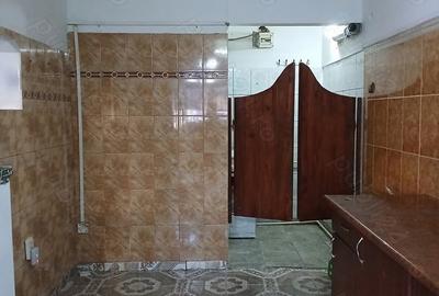 Spațiu comercial, de 55 mp, în Central - 4