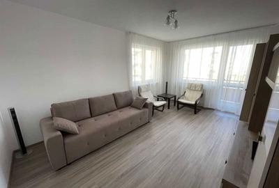 Apartament cu 2 camere decomandat în Tractorul - 4