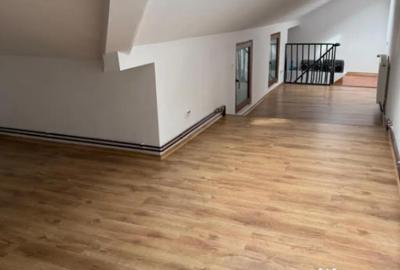 Casă cu 8 camere cu Teren 502 Mp în Castelul Peleș - 14