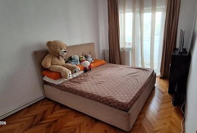 Apartament cu 3 camere semidecomandat, mobilat în Kiriac - 3