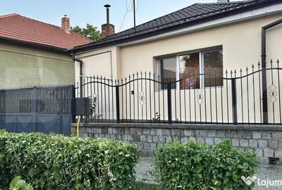 Casă cu 3 camere cu Teren 200 Mp în Central
