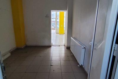 Spațiu comercial, de 78 mp, în Central - 6