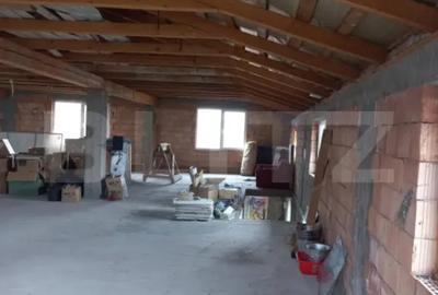 Spațiu comercial, de 1,200 mp, în Central - 9