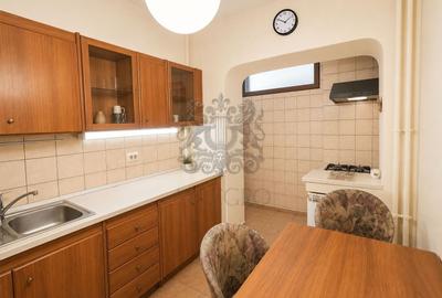 Apartament cu 4 camere semidecomandat în Cișmigiu