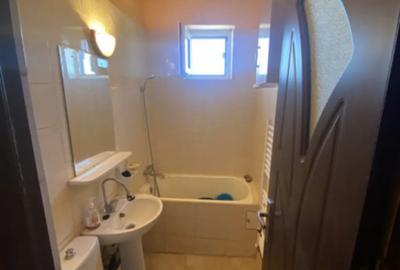 Apartament cu 3 camere decomandat în Filiași - 4