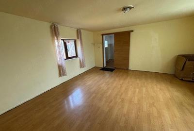 Casă cu 2 camere cu Teren 200 Mp în Exterior Vest - 3