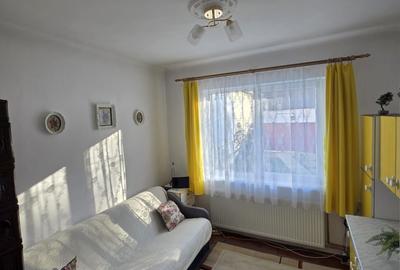 Casă cu 3 camere semidecomandat în Cernatu - 8