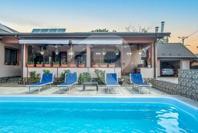 Casa cu piscina, panouri foto voltaice in Comana