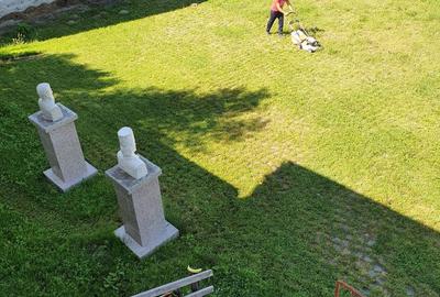 Casă cu Teren 2000 Mp în Baia de Fier - 1