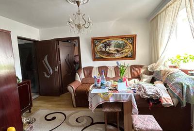 Apartament cu 3 camere semidecomandat în Central - 1