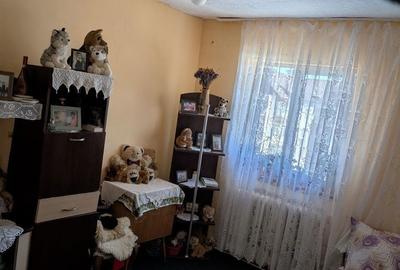 Apartament cu 2 camere decomandat în Stana - 11