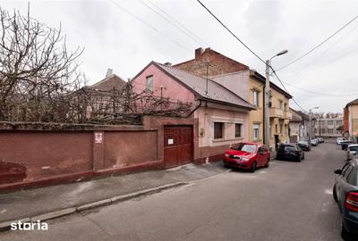 Casă cu 2 camere cu Teren 200 Mp în Central