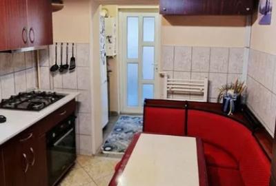 Garsonieră decomandată în Baza 3 - 3